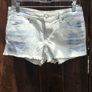 Levi’s acid wash cutoff shorts